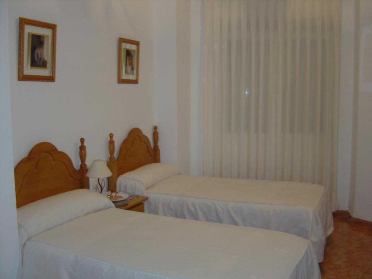 Hostal D'Ernes Alcala del Jucar Exterior photo